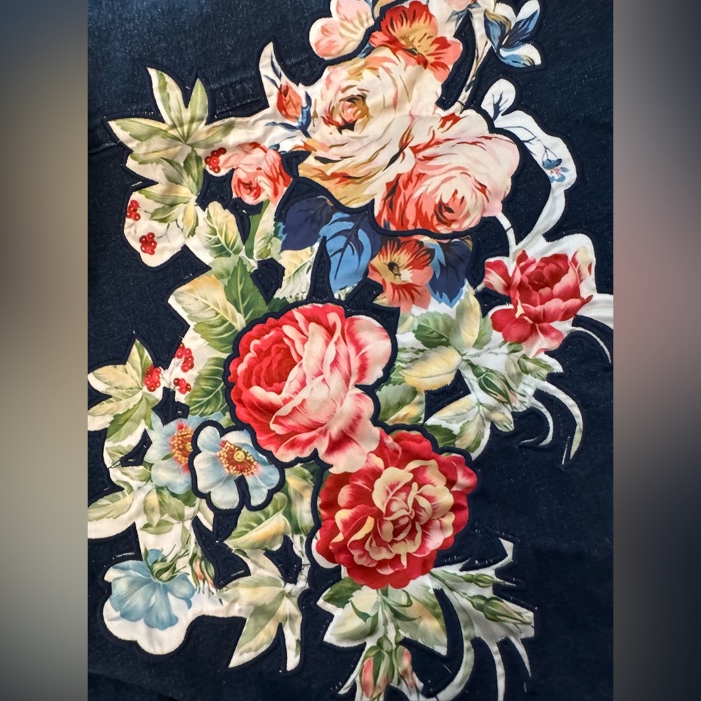 Women's Classic Stretch Embroidered Floral Denim Jacket - Size L - Picture 8 of 10